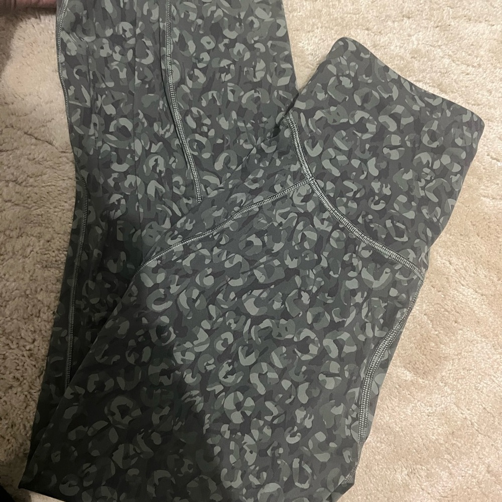 Lululemon Leggings 25’ high rise, camo / cheetah print! Only worn once